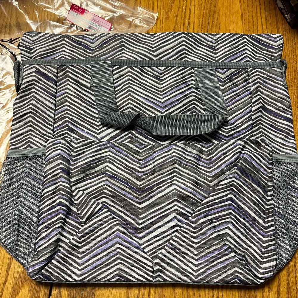 Thirty-one crossbody tote